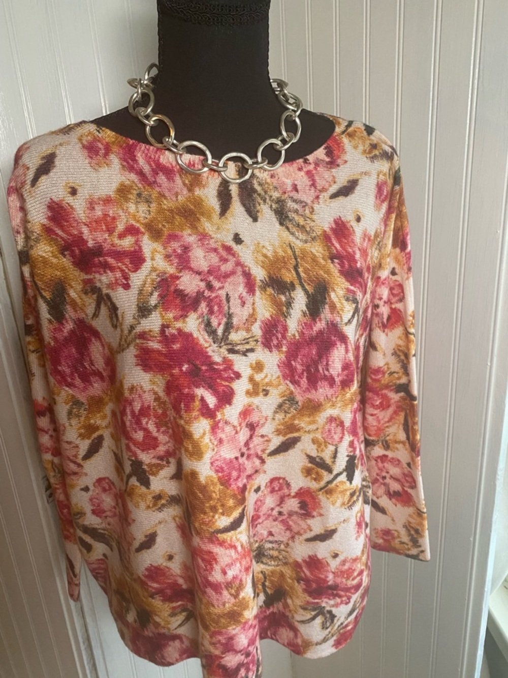 Garnet Hill Cashmere Floral Scoop-Neck Tunic sweater in Pink and Gold